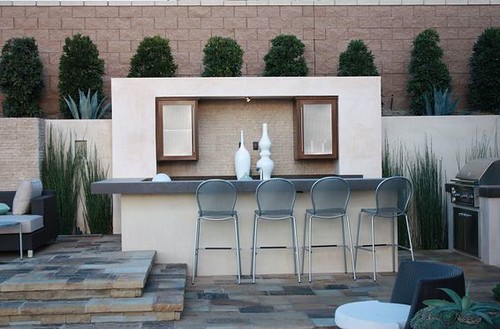 Outdoor Kitchens in Florida: How Absolute Aluminum Combines Durability, Design, and Social Living