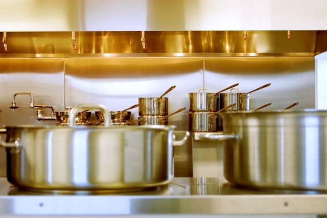 Why Stainless Steel Cabinets Are the Best Choice for Florida Outdoor Kitchens